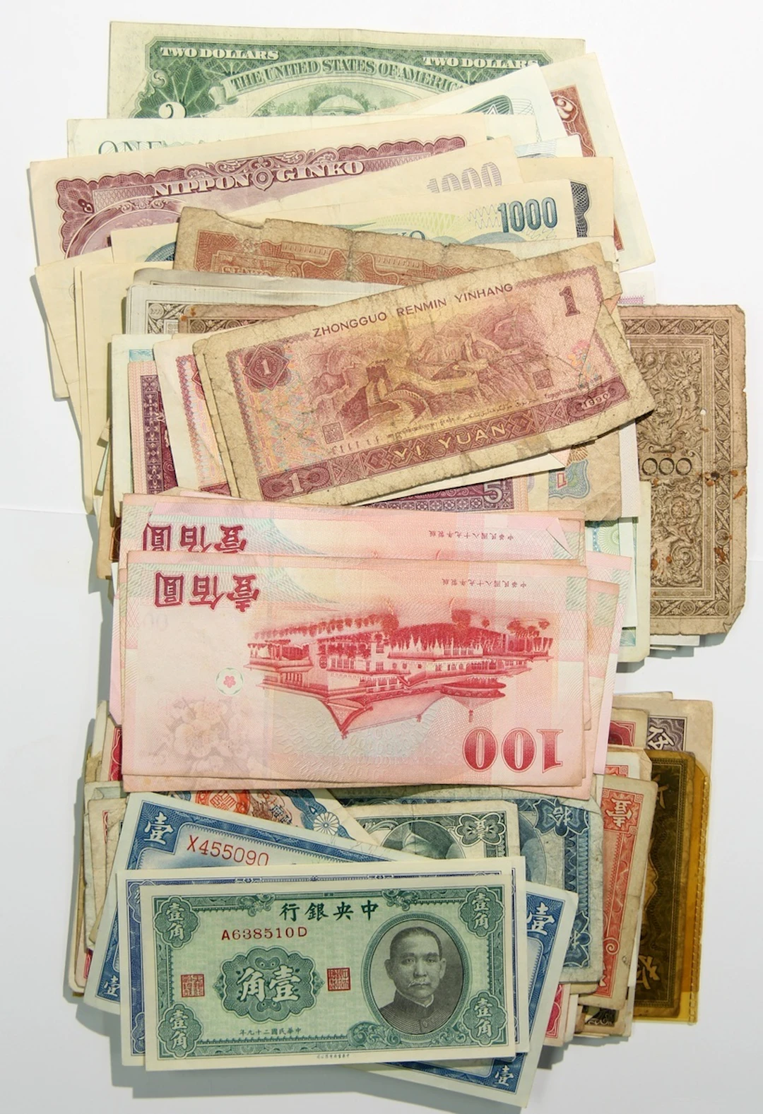 World Banknotes, a large lot of over 150+, including Australia, Burma