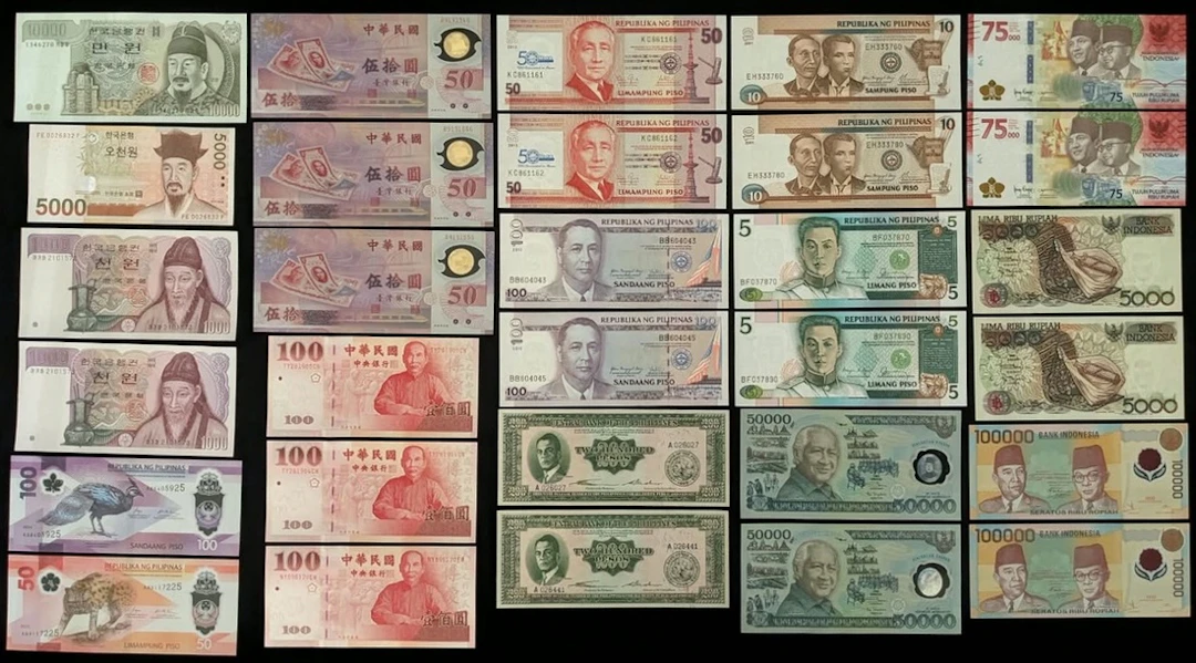 Asian Banknotes, a group of 30x, including, Indonesia (8), Philippines