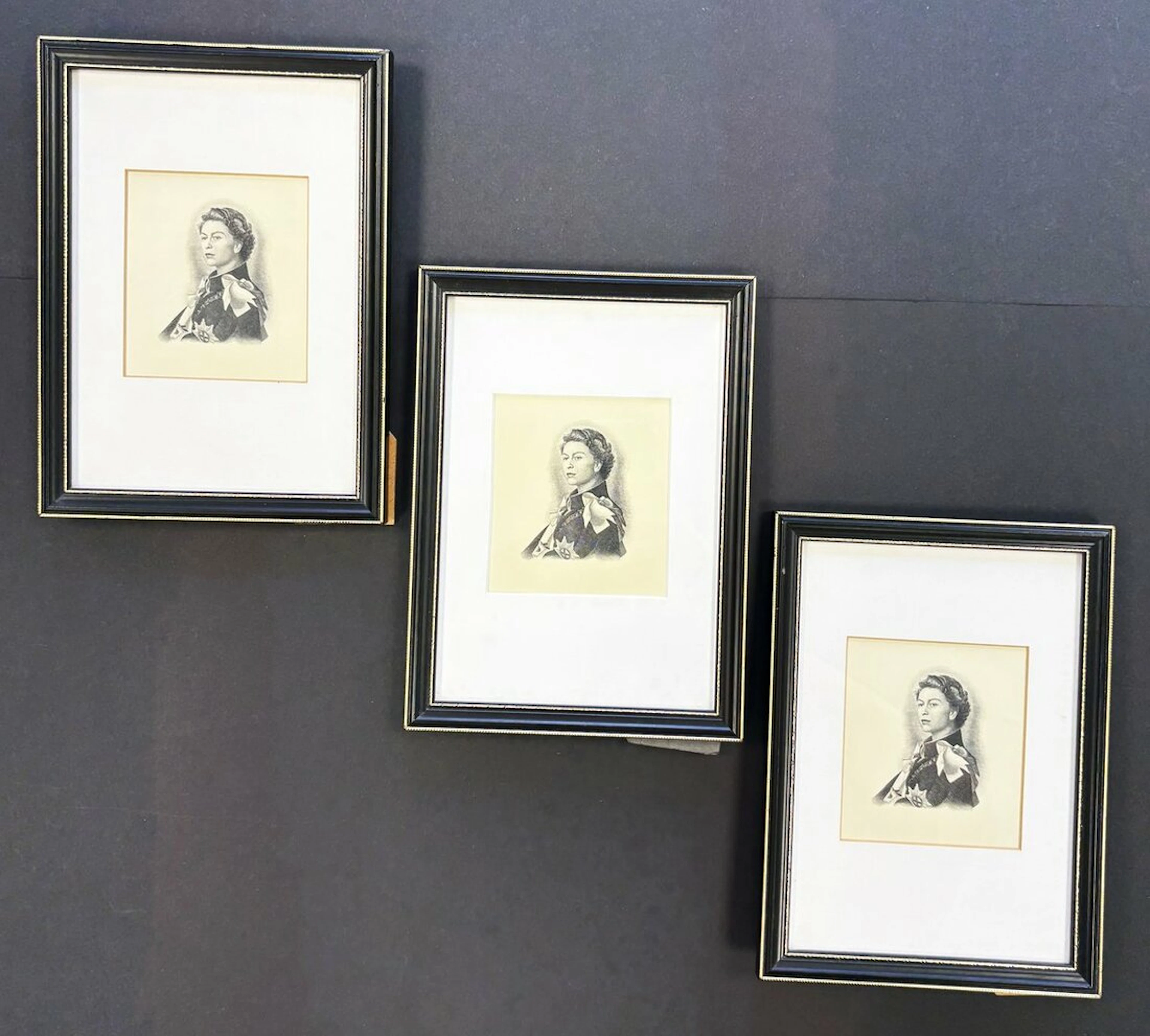 Thomas de La Rue, [3 portraits] Queen Elizabeth II Vignette