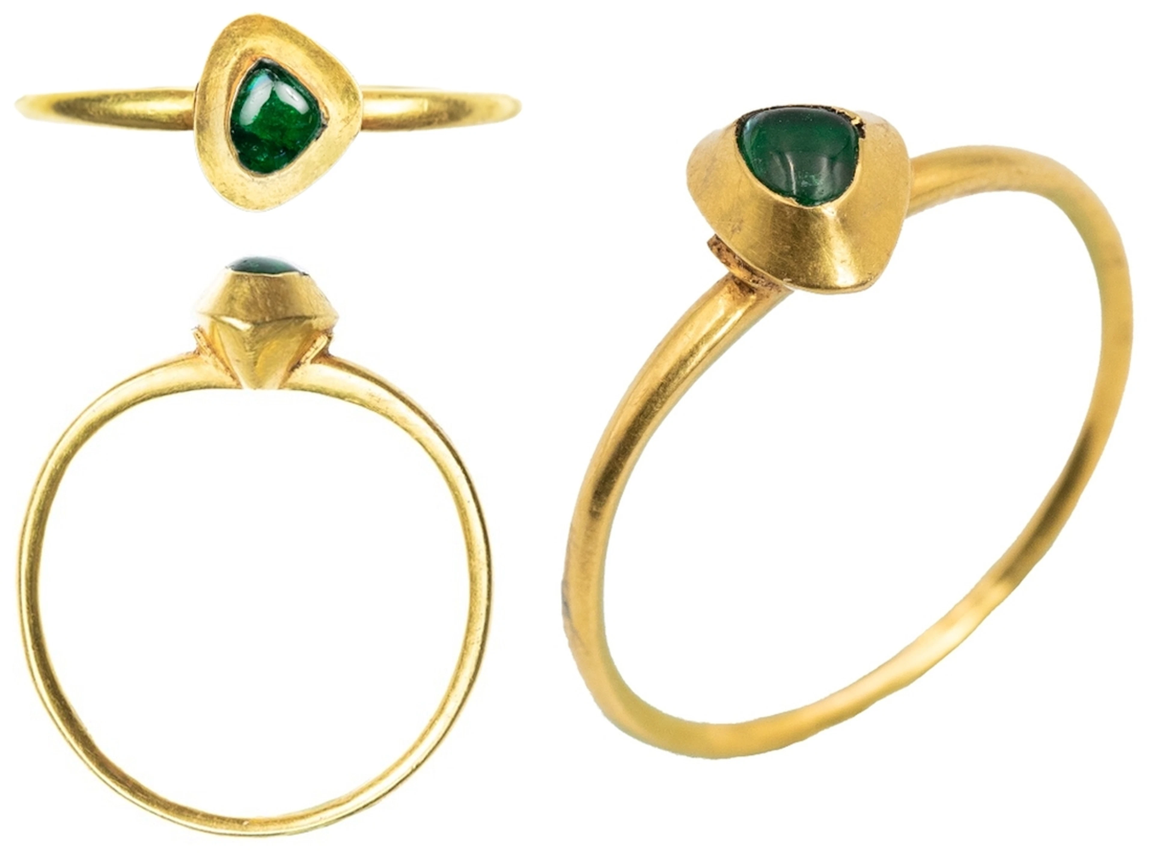 Medieval Emerald and Gold Ring (c. 1300-1400), gold finger-ring with