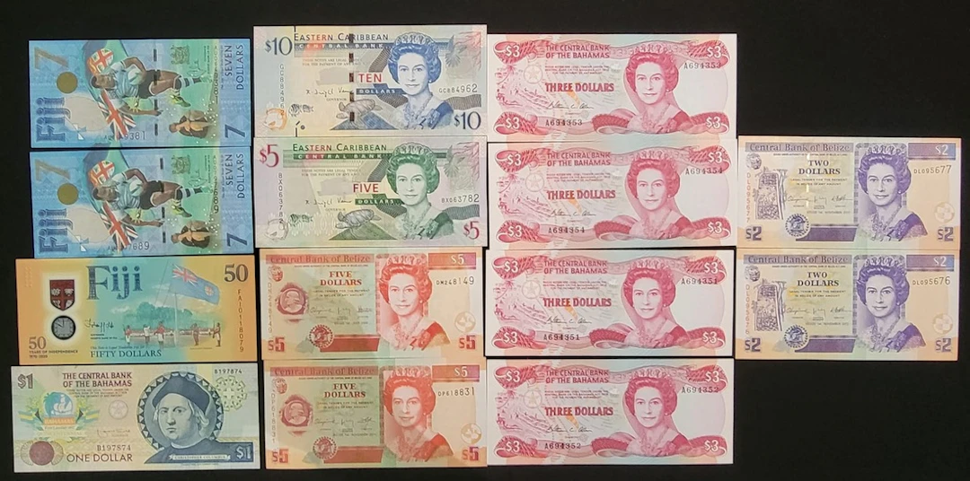 British Commonwealth Banknotes, a group of 14x, including Bahamas