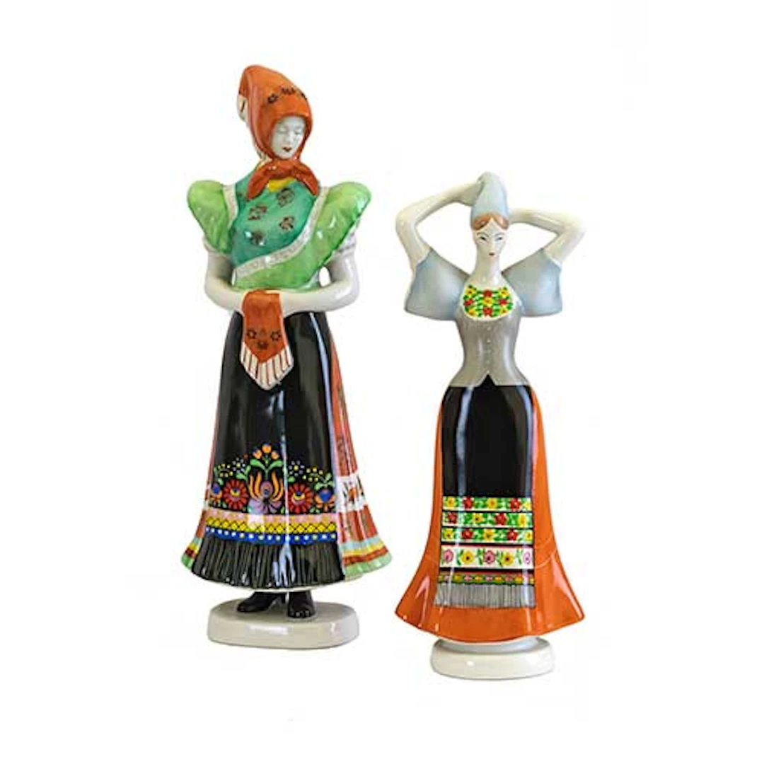 Dos figuras hngaras realizadas en porcelana
