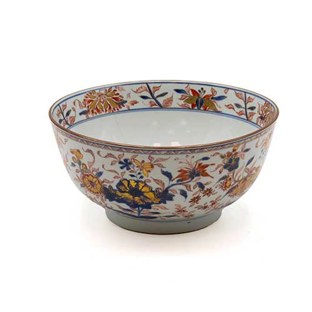 Bol en porcelana Japonesa de Inmari con decoracin floral pintada en
