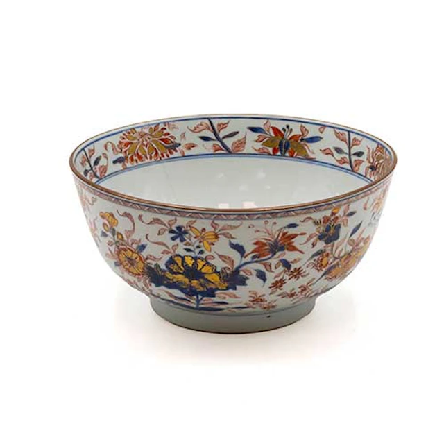 Bol en porcelana Japonesa de Inmari con decoracin floral pintada en