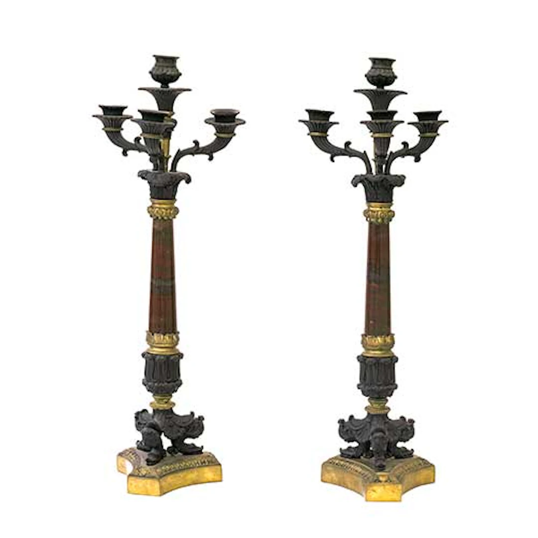 Pareja de candelabros en bronce y mrmol estilo Louis Philippe