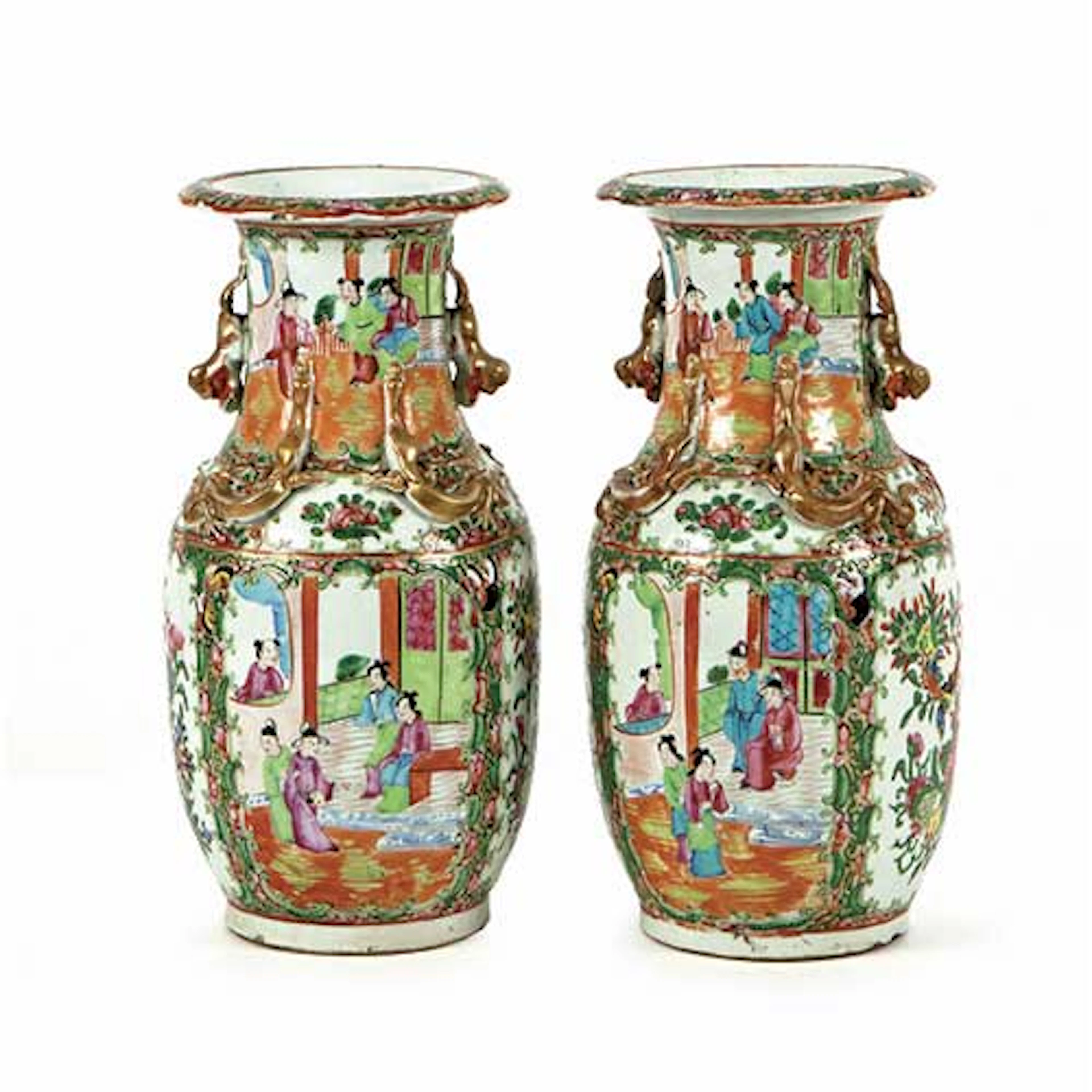 Pareja de jarrones en porcelana esmaltada, China, finales de la dinasta