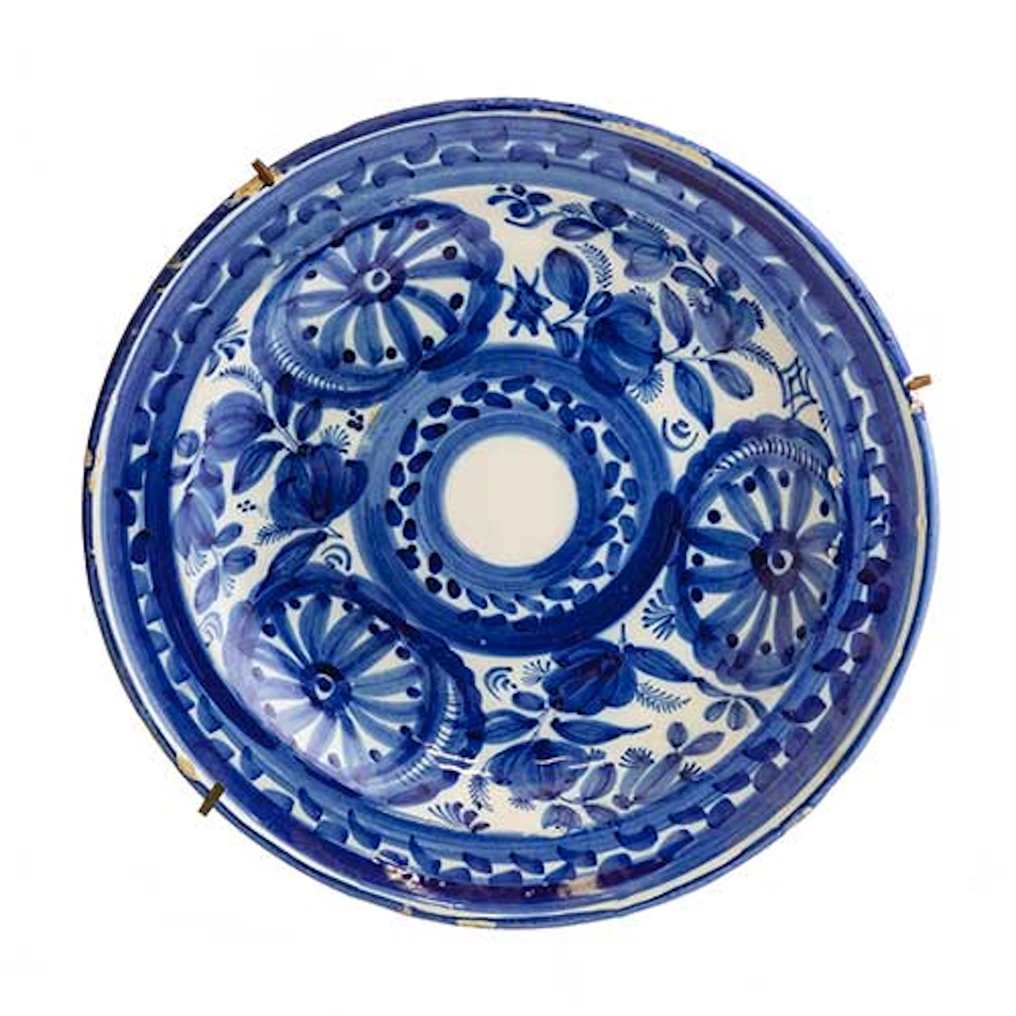 Plato en cermica de Manises. S. XIX.