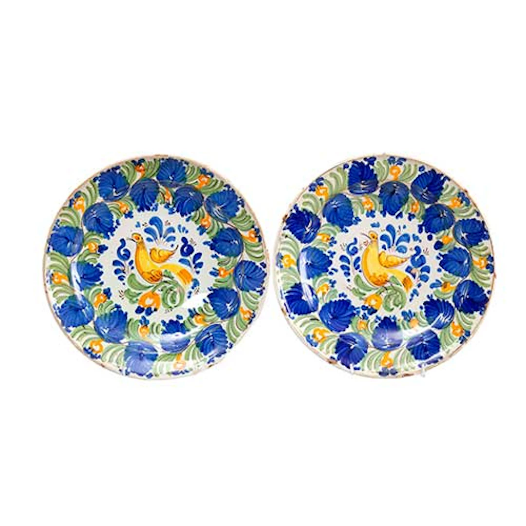 Pareja de platos de cermica de Manises