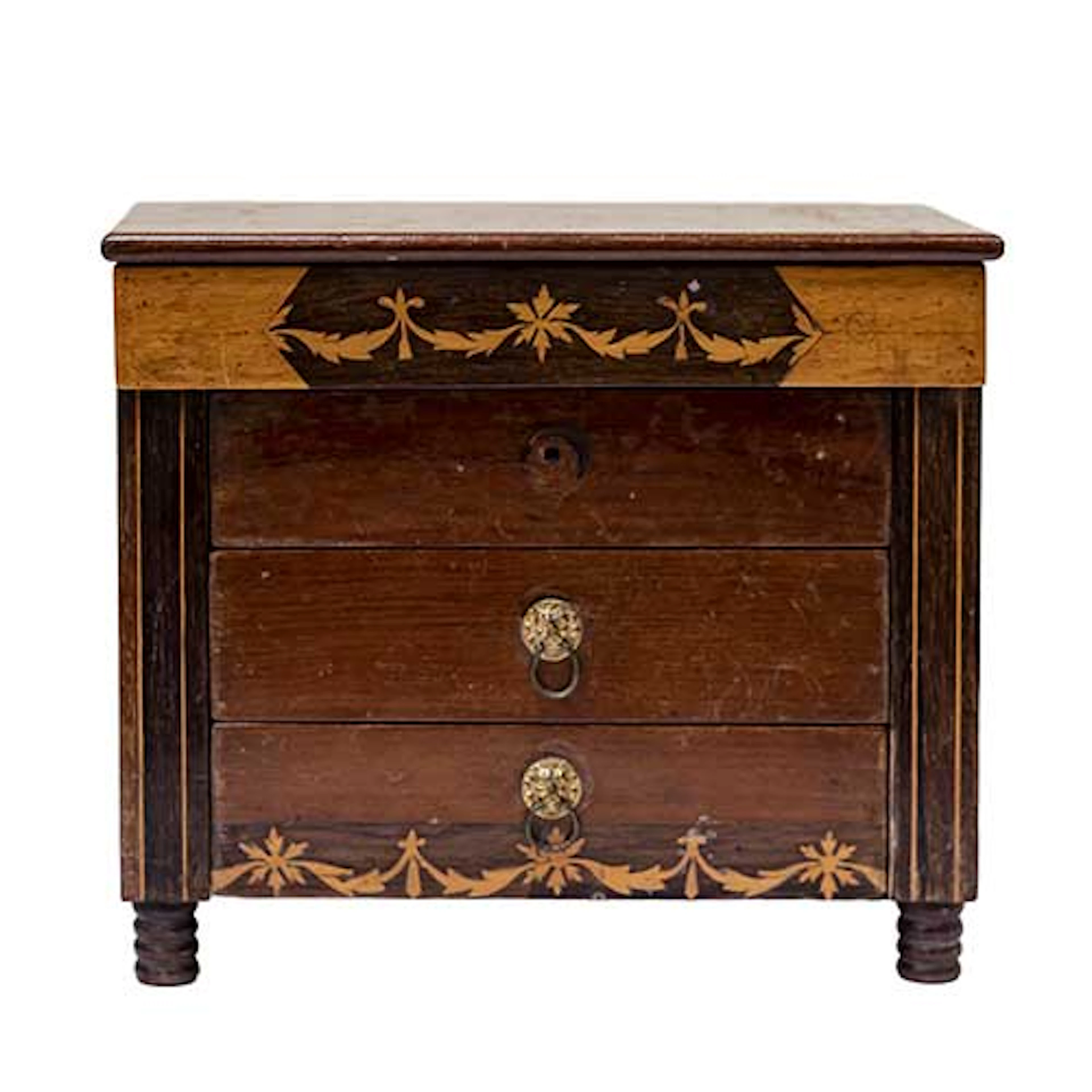 Cmoda en miniatura en madera de caoba y limoncillo del siglo XIX