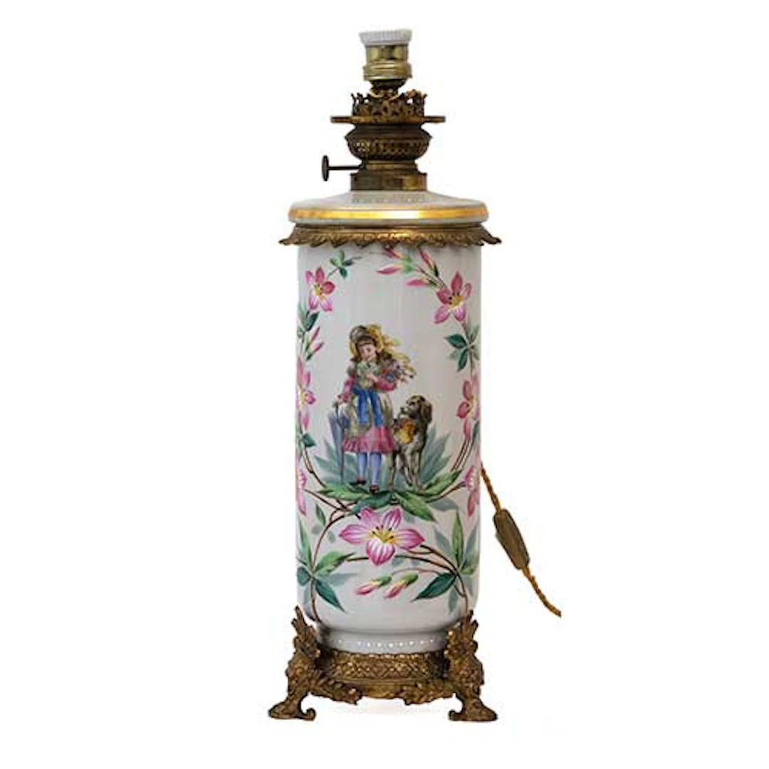 Lmpara de sobremesa en porcelana pintada con aplicaciones en bronce