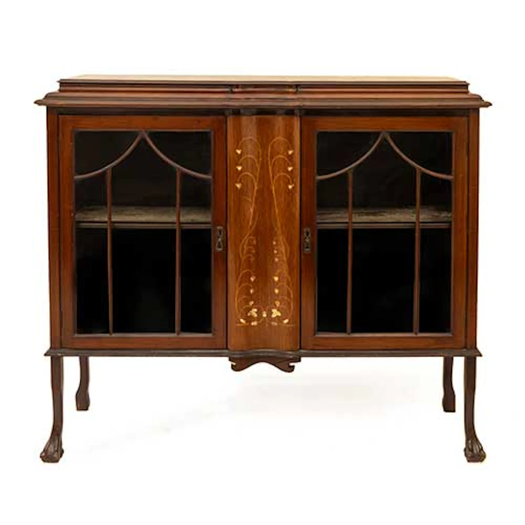 Vitrina baja inglesa en madera con incrustaciones de ncar 1900.