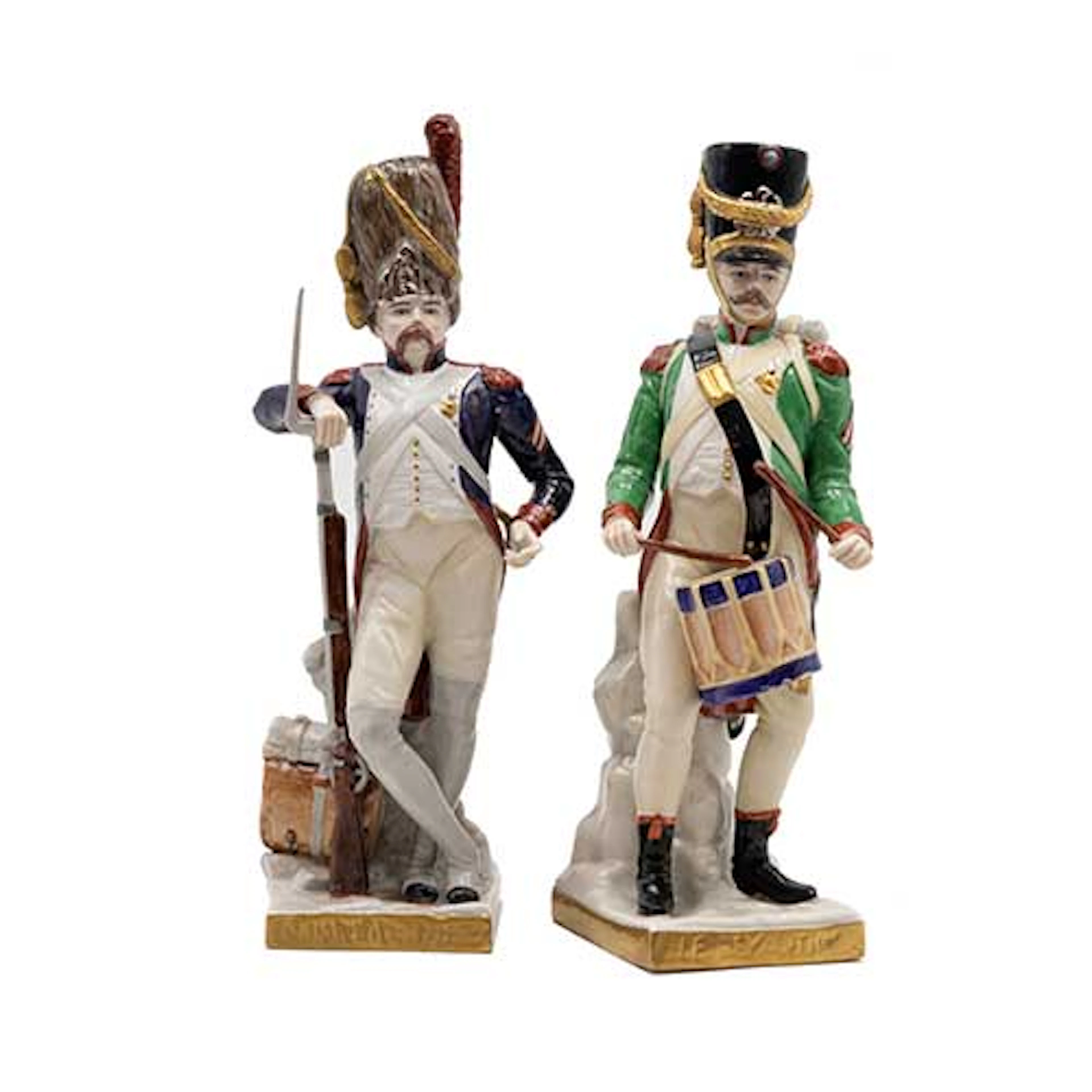 Dos porcelanas pintadas de soldados franceses titulados Le revolution