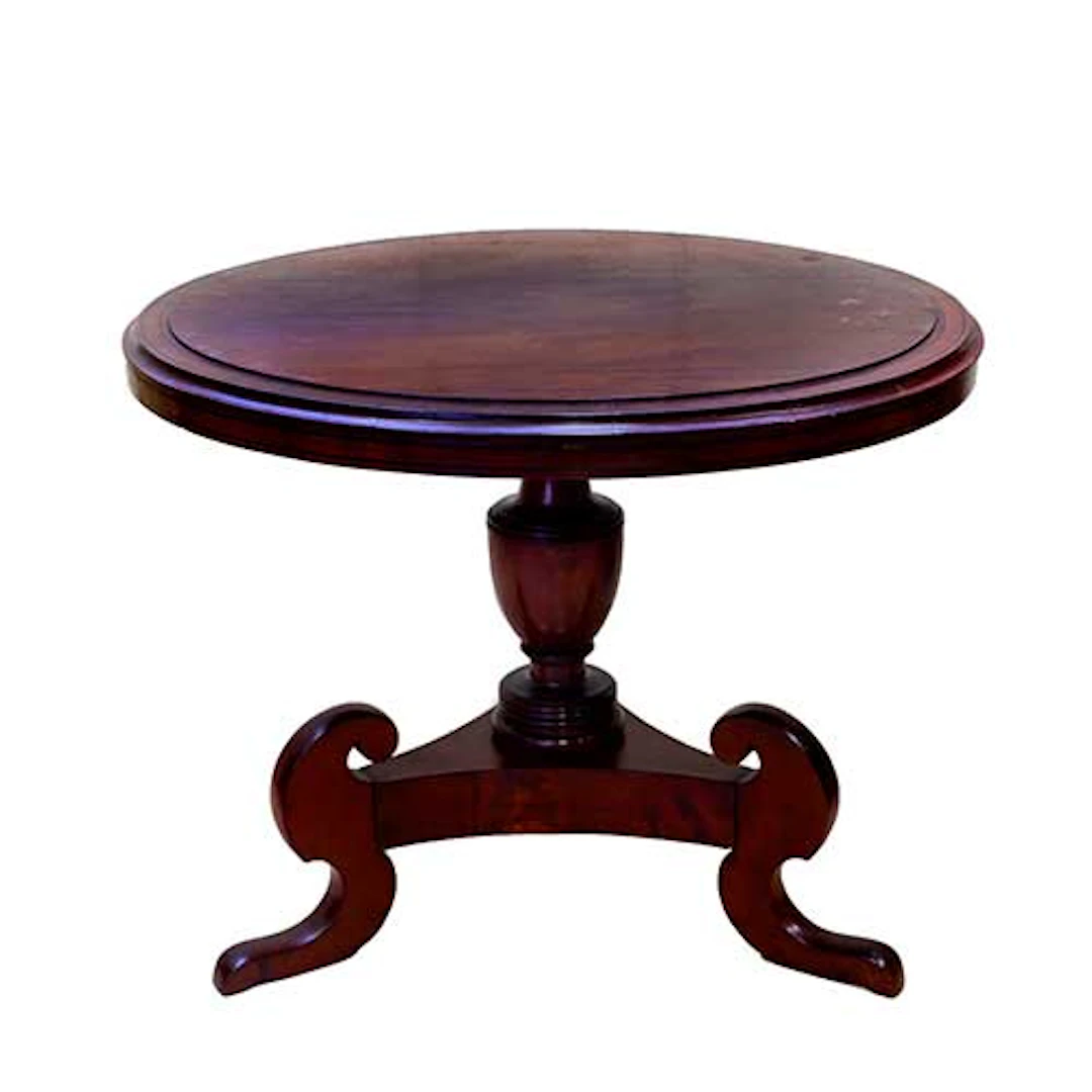 Mesa velador en madera con pie central torneado apoyado sobre base