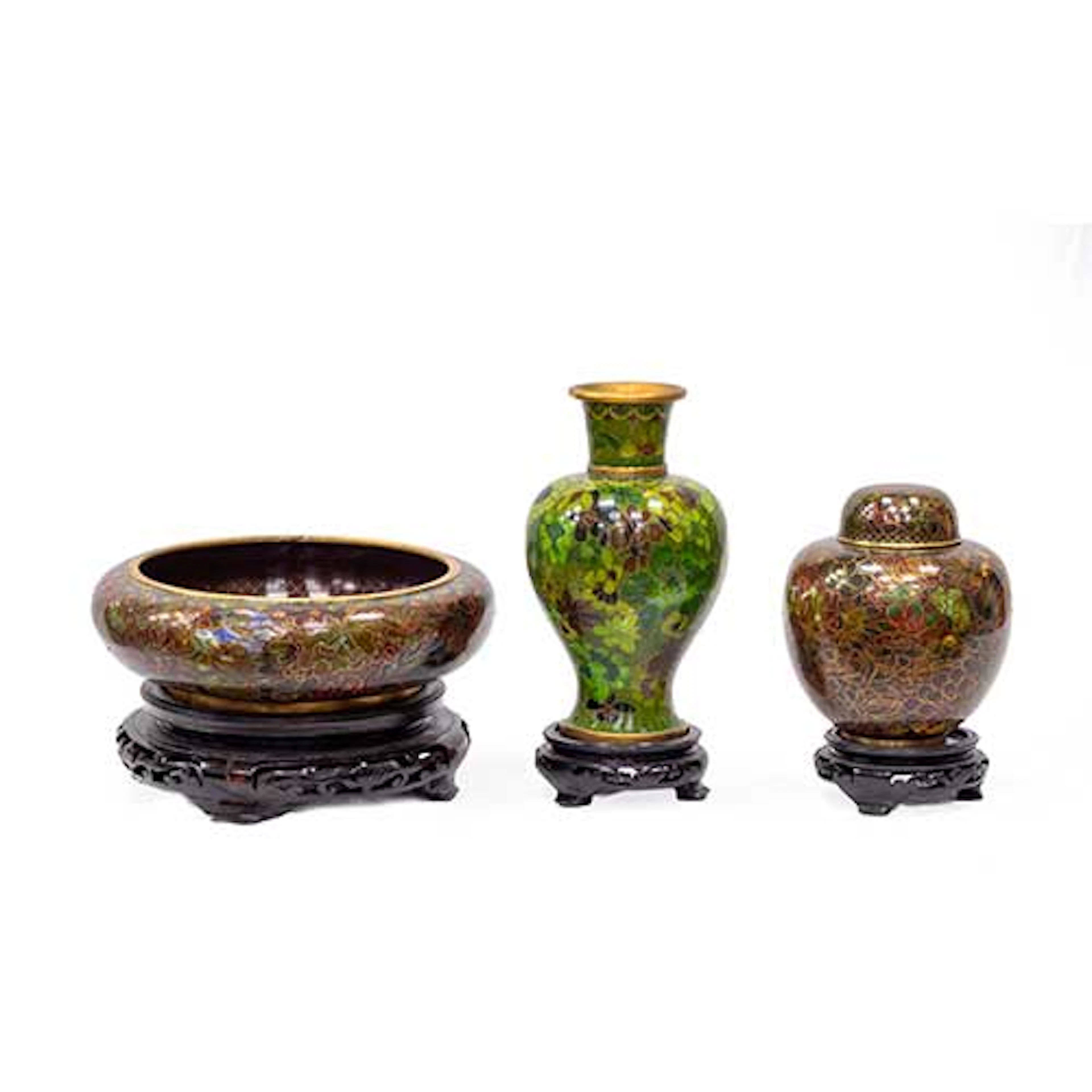 Tres objetos en cloisonn con sus peanas en madera