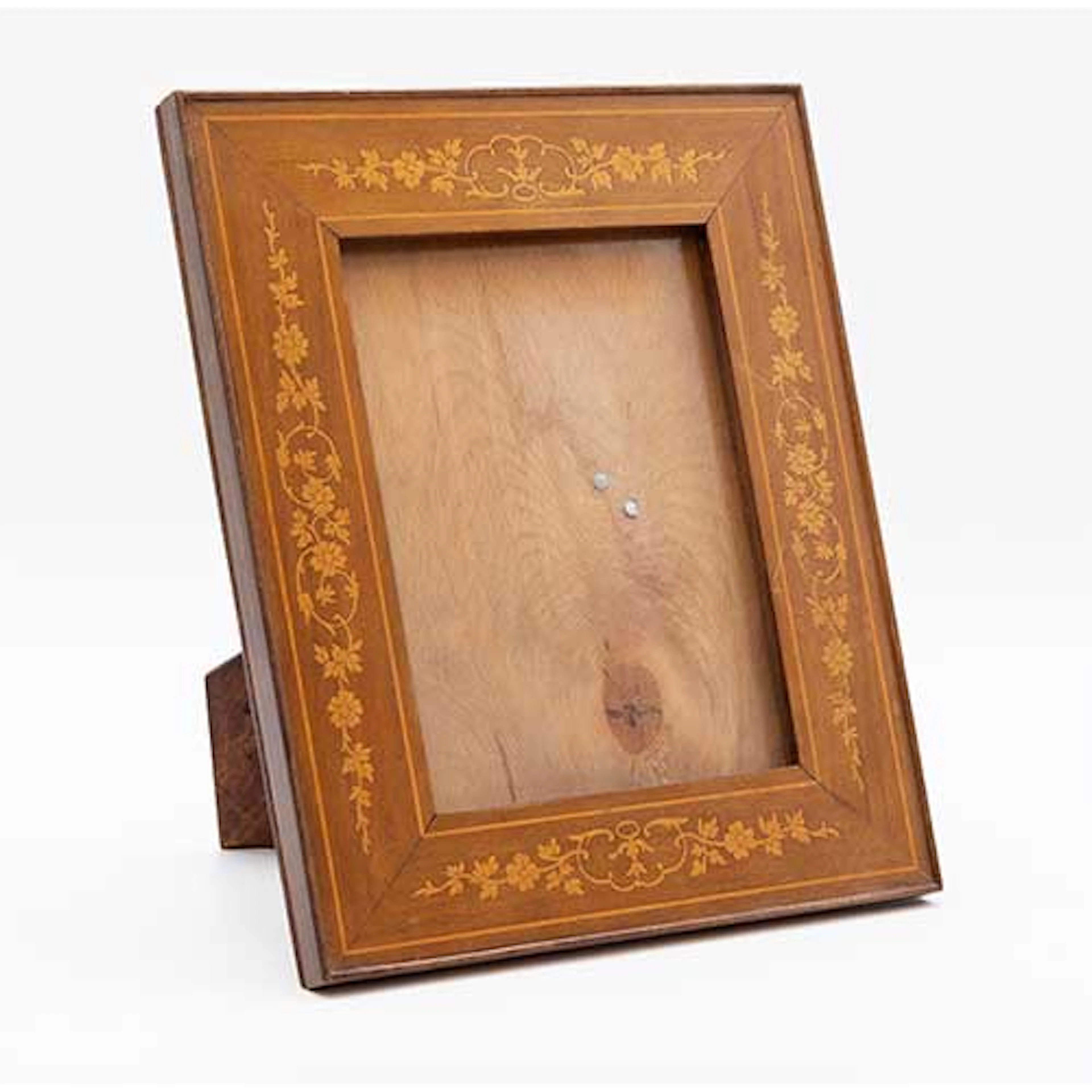 Dos marcos porta-fotos de sobremesa en madera con marquetera