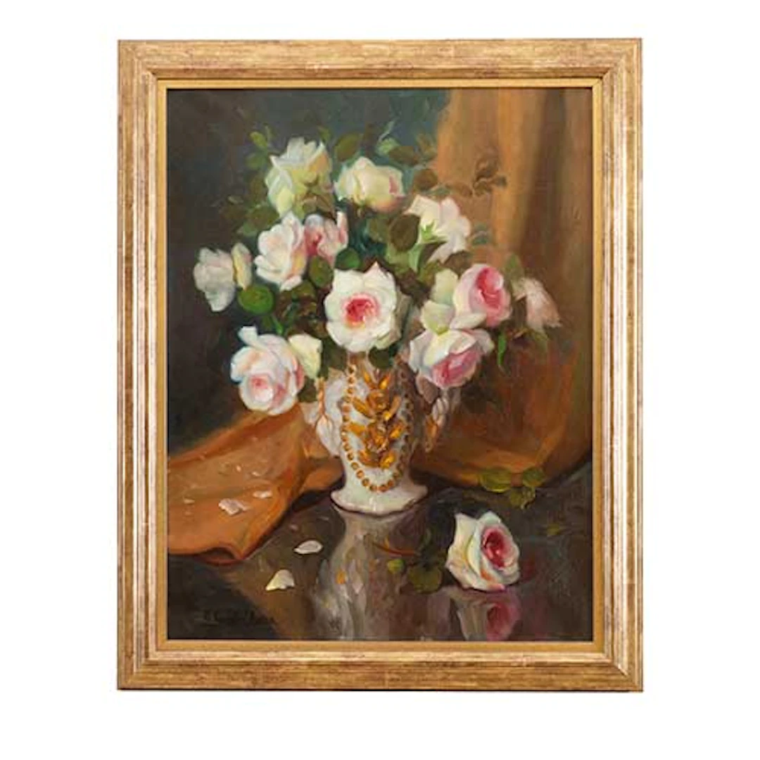 Jarrn isabelino con flores.