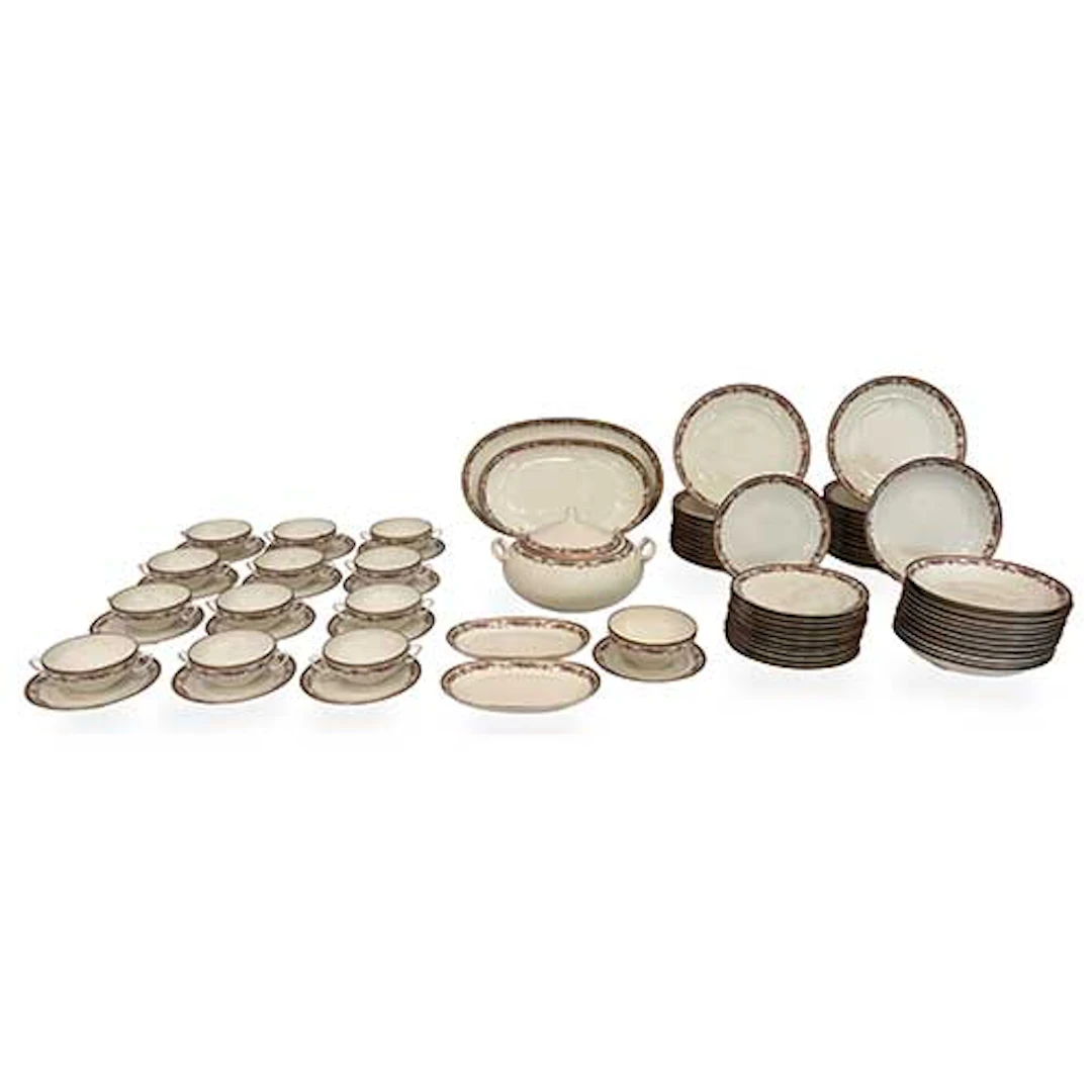 Vajilla en porcelana de Herrandiz de 12 servicios consta de 12 platos