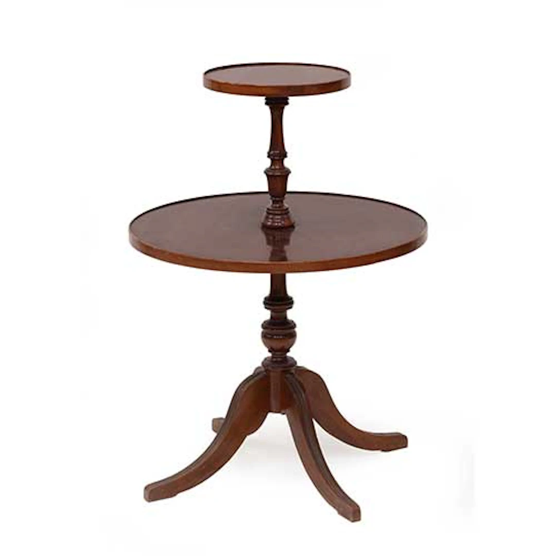 Mesa auxiliar de dos alturas en madera patinada con pie central torneado.
