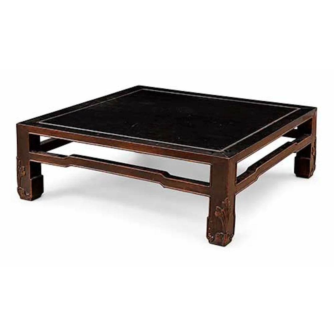 Mesa china baja para delante de sof con patas talladas