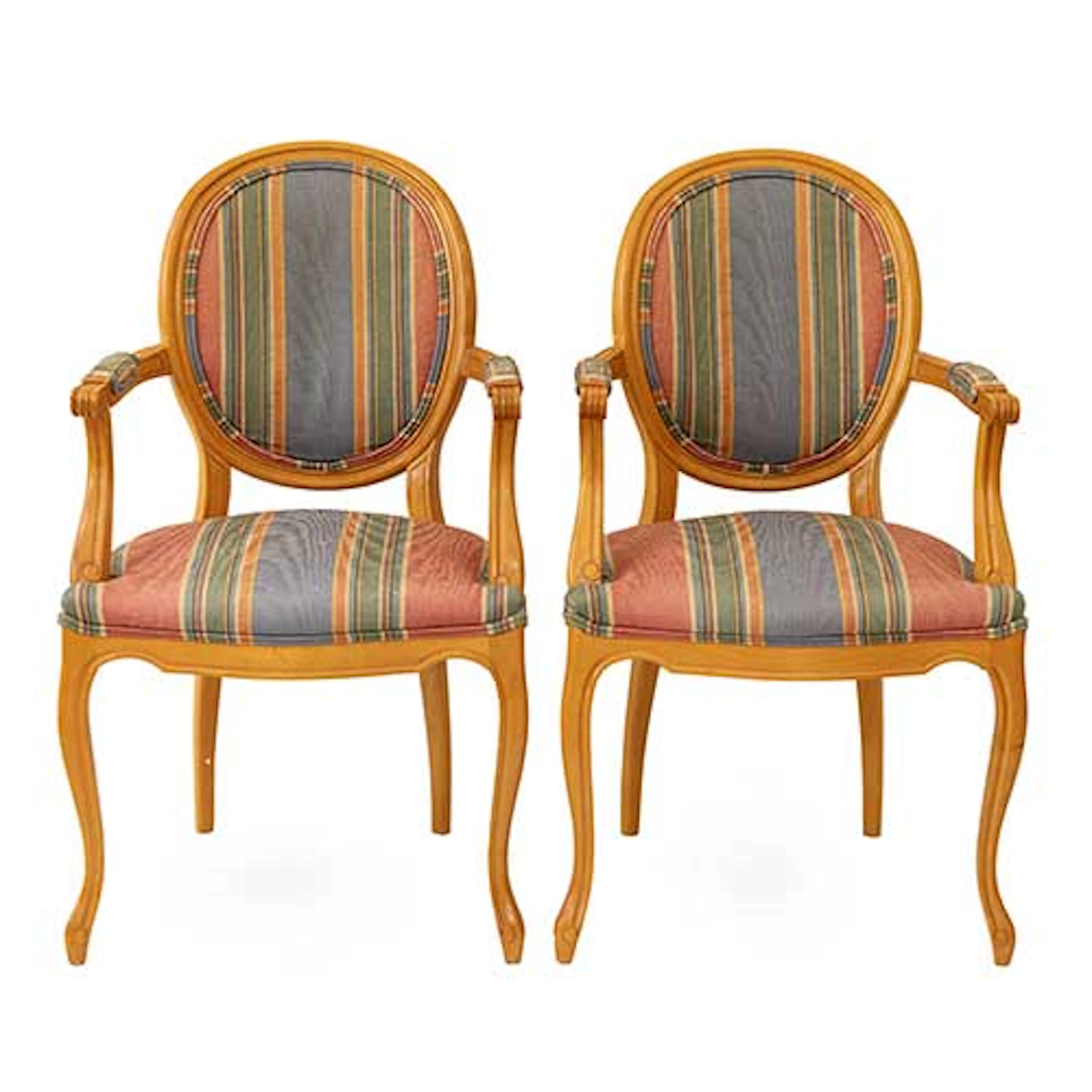 Conjunto de cuatro sillas y dos sillones estilo isabelinos S. XX