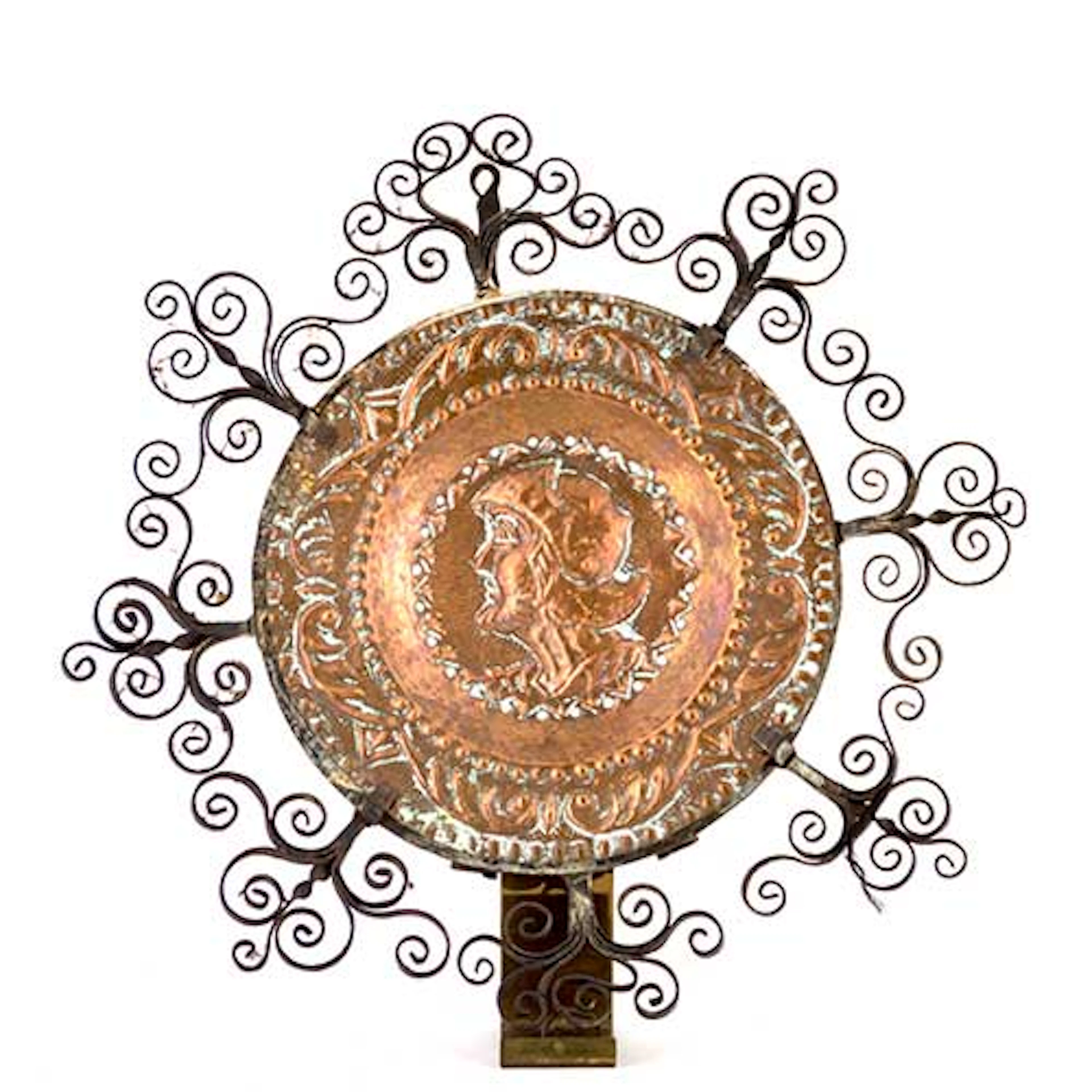 Objeto de cobre y hierro de colgar.