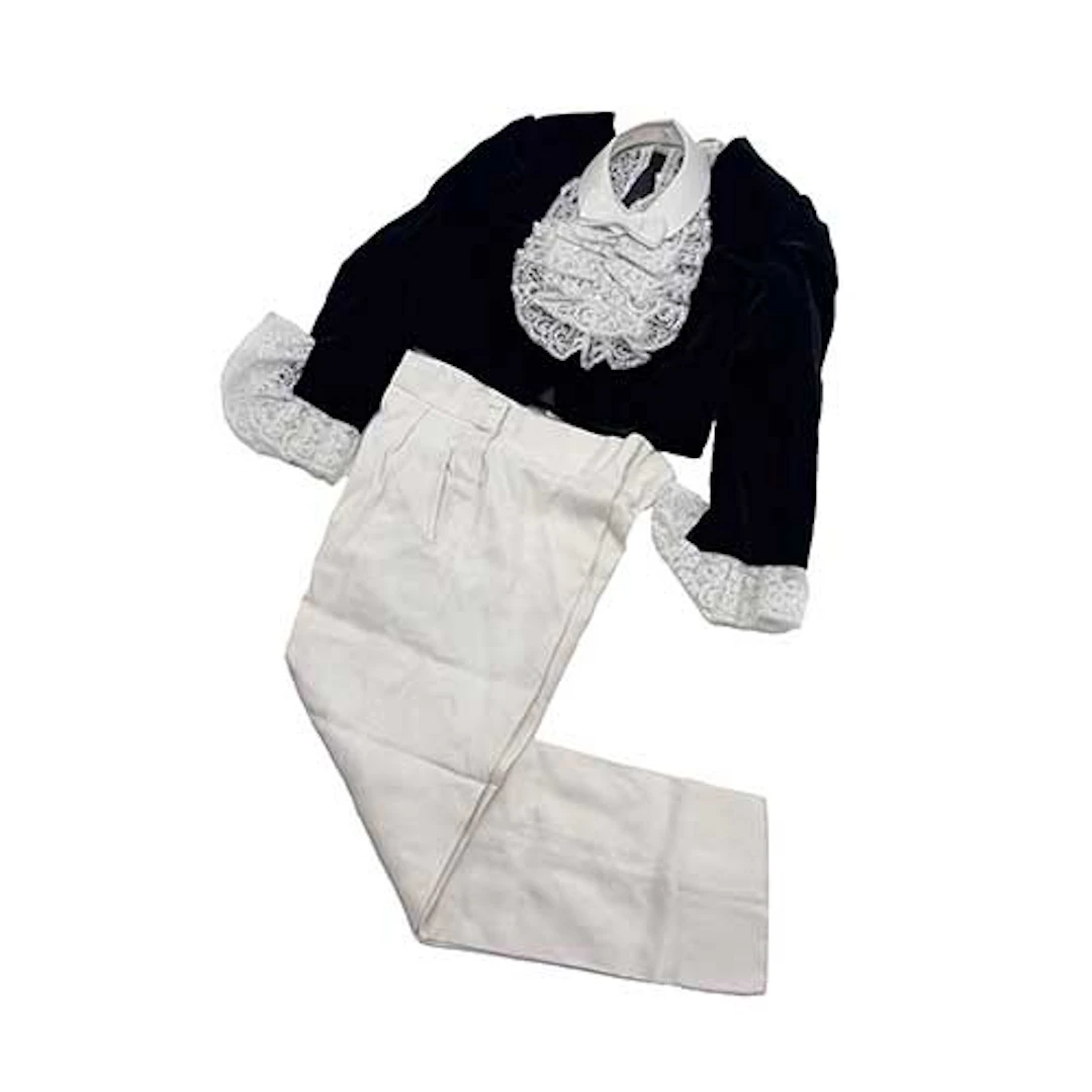 Traje antiguo de gala infantil