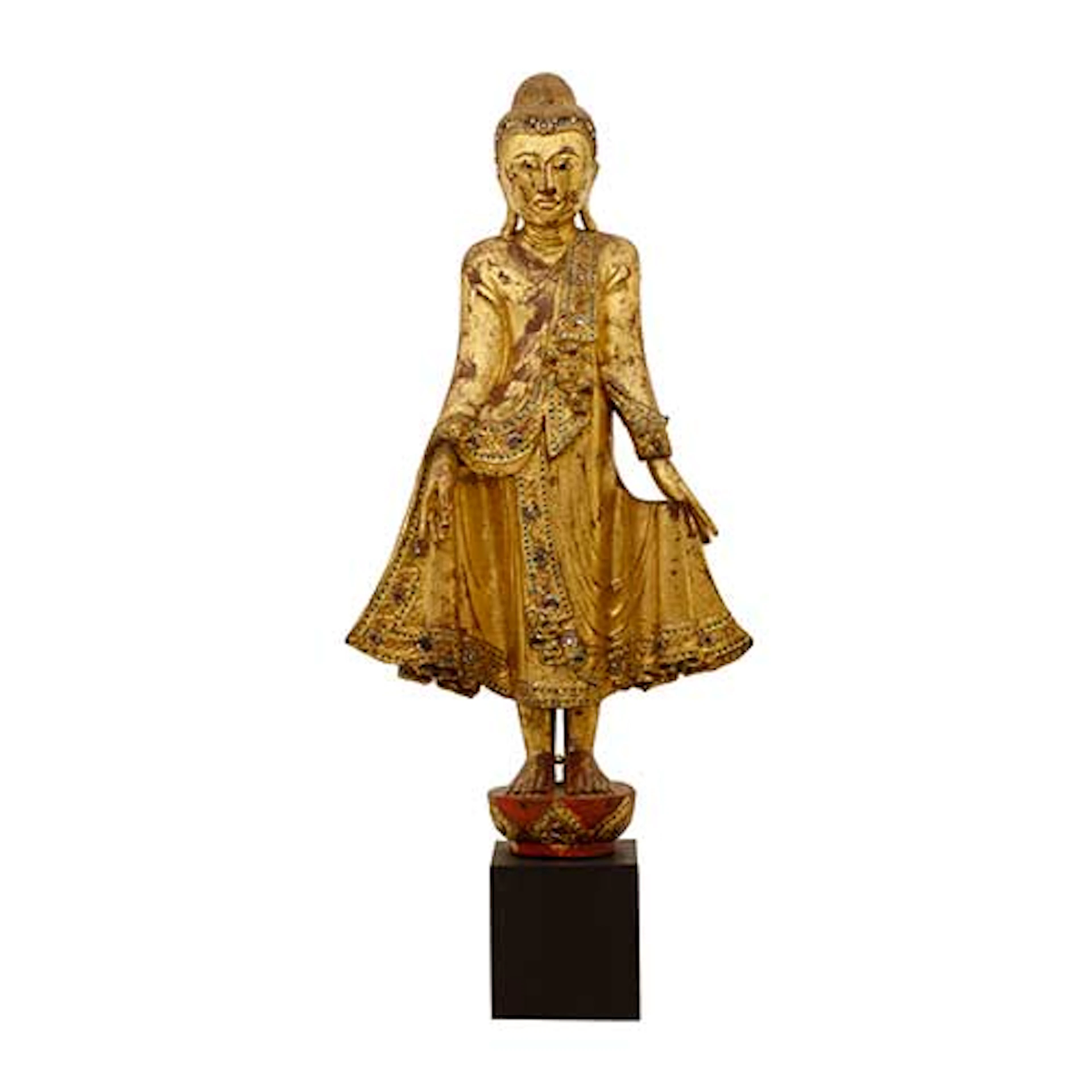 Buda de pie sobre pedestal de loto de estilo Mandalay realizado en