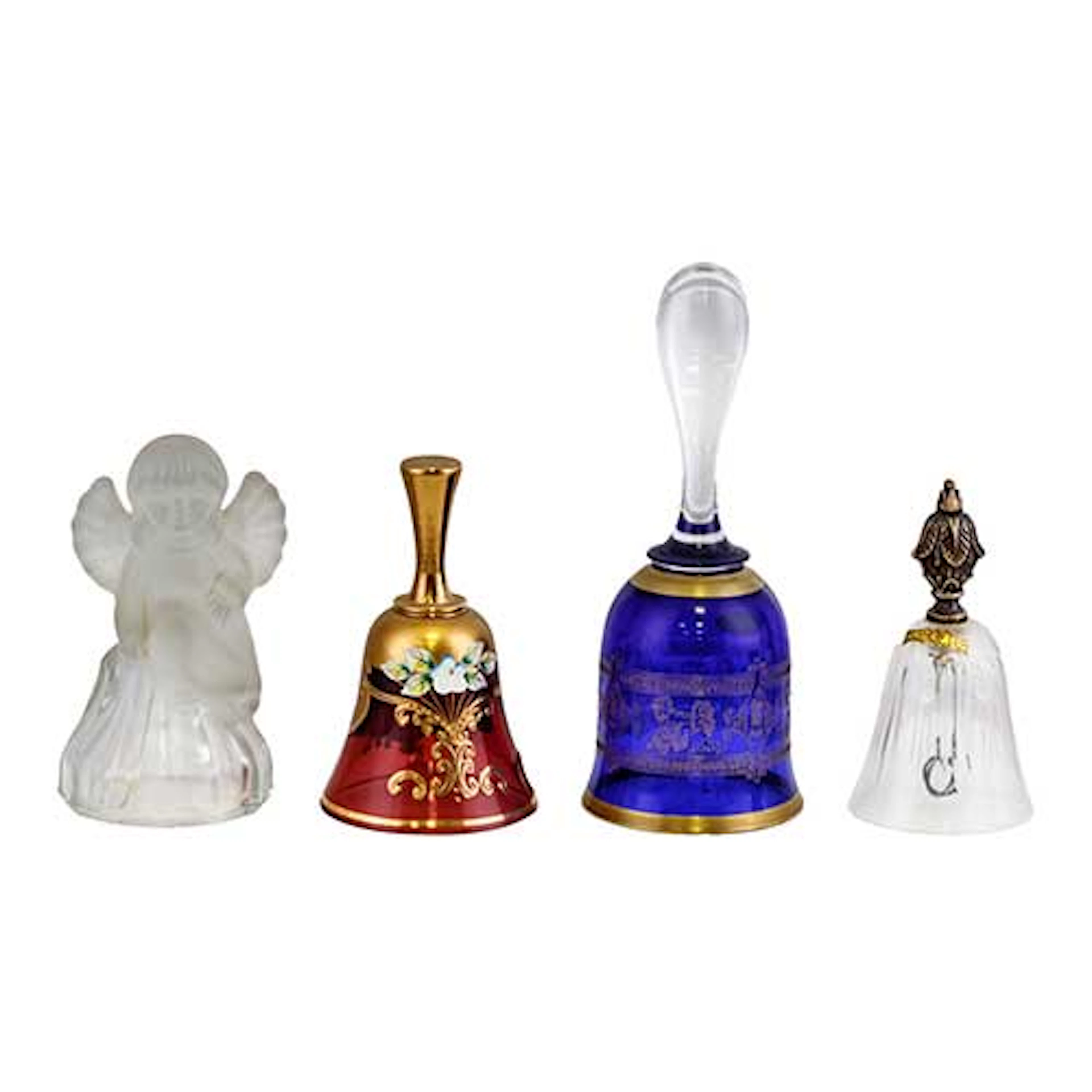 Figura de angelote en cristal opaco con peana traslcida tallada como una roca.