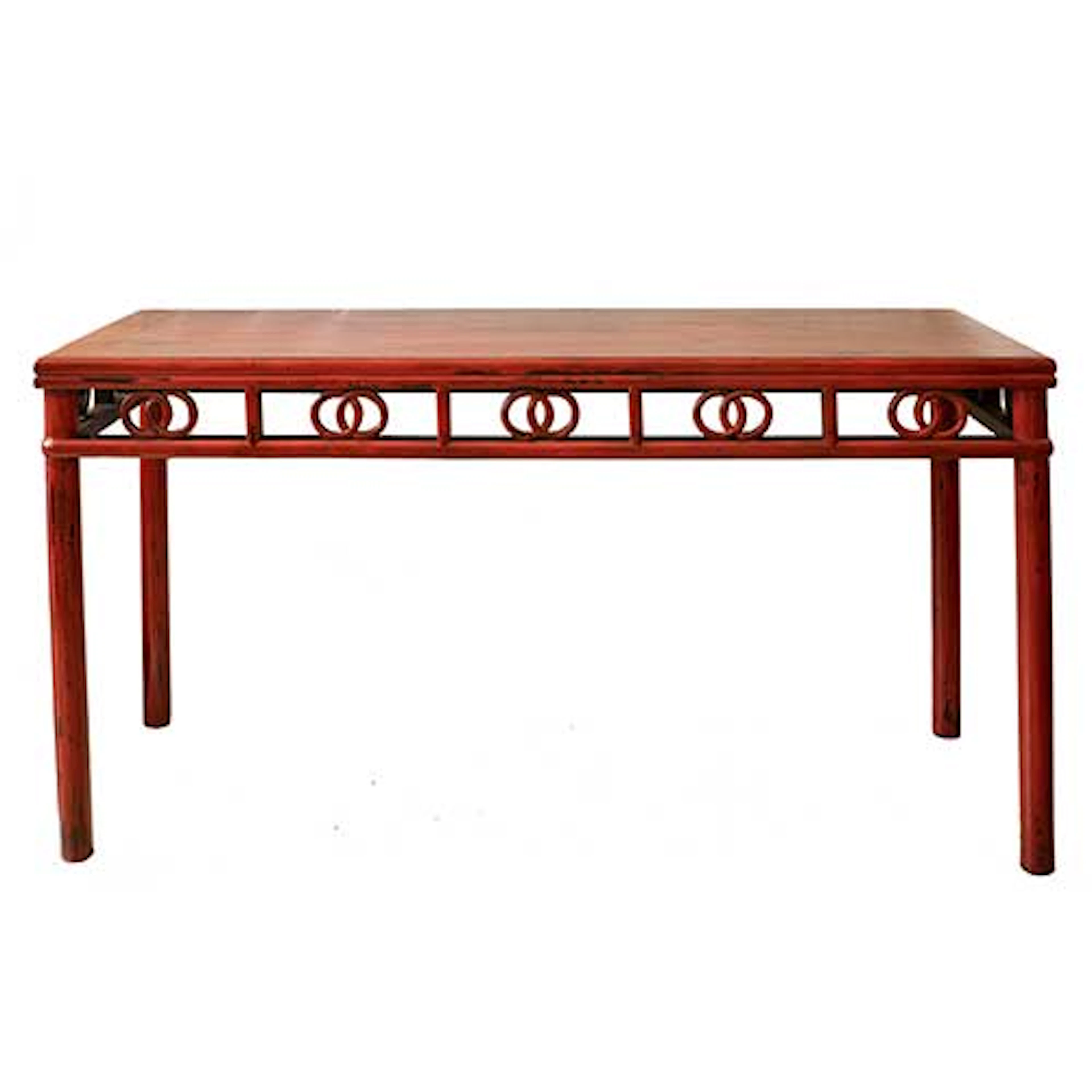 Mesa alta oriental en madera lacada con decoracin tallada en cintura.