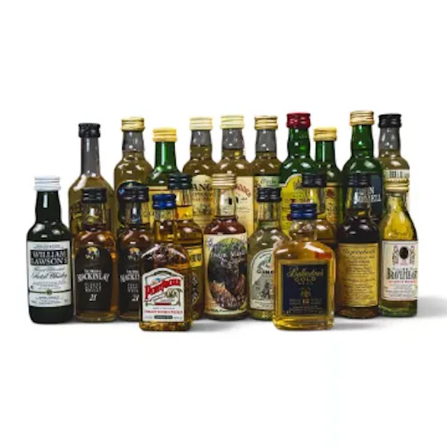 A good selection of whisky miniatures to include Mackinlay, Brave