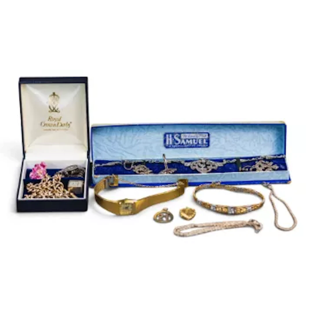 A collection of jewellery, including silver three colour bracelet