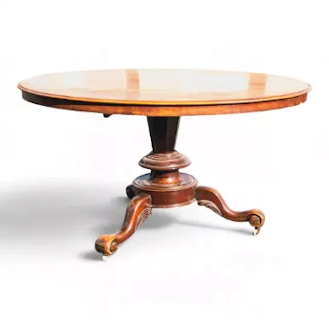 A Victorian oval mahogany pedestal table, h.77cm x w.140cm x d.105cm.