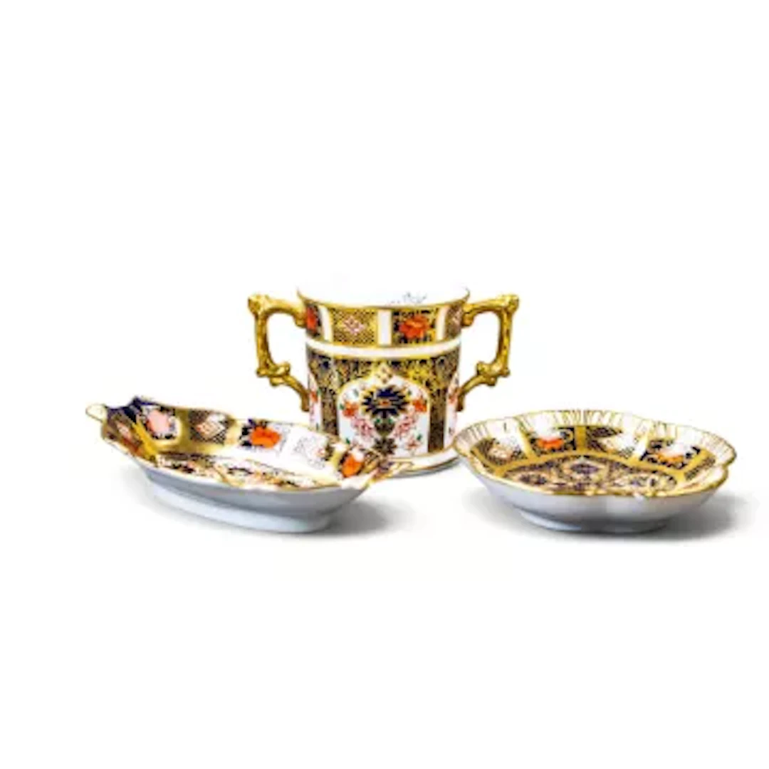Royal Crown Derby to include 2 handled loving cup, circular scalloped