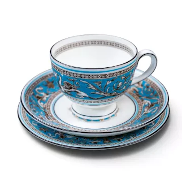Wedgwood Florentine pattern tea set, consisting of a teapot, 6 tea