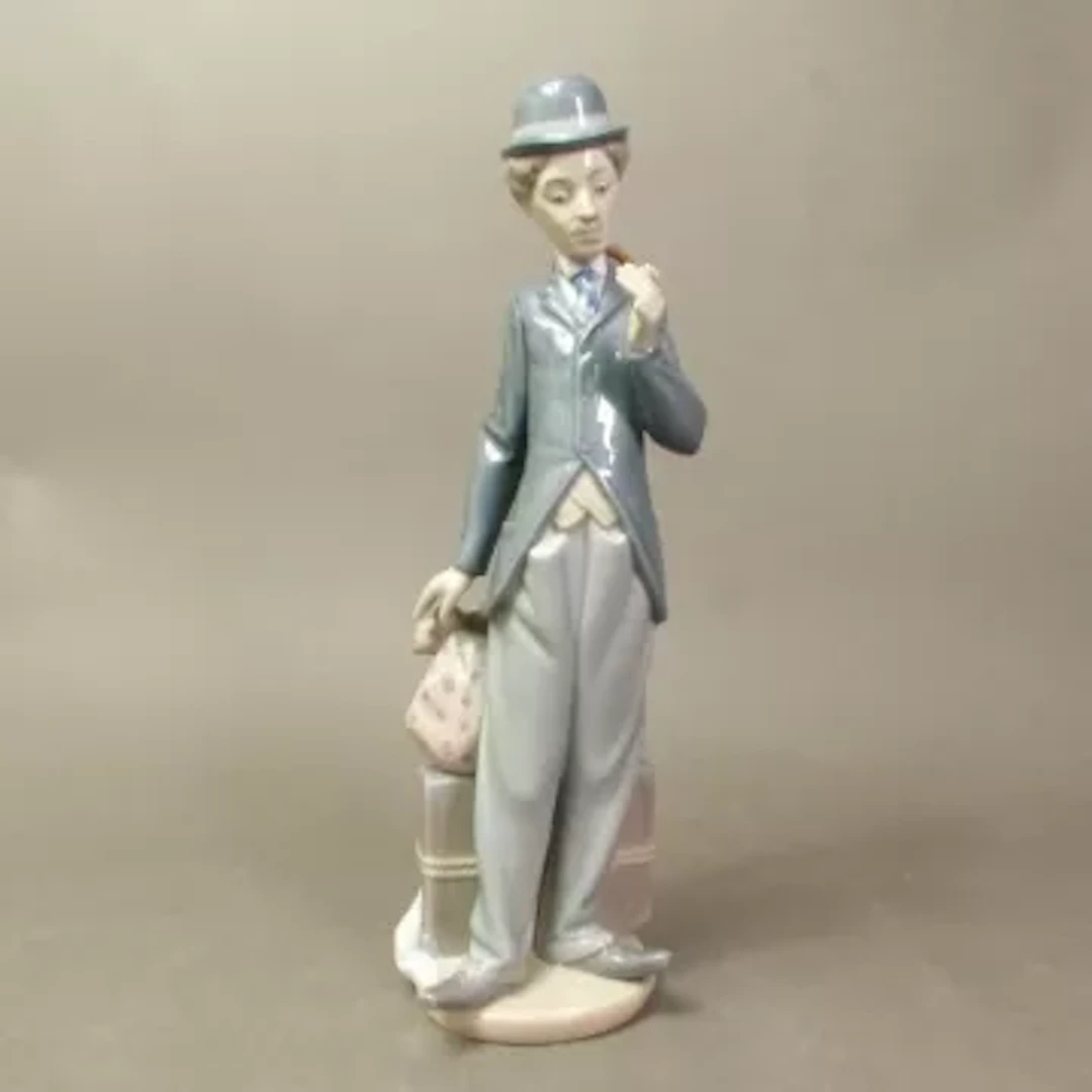 Lladro Charlie Chaplin figure model 5233, height 28cm.