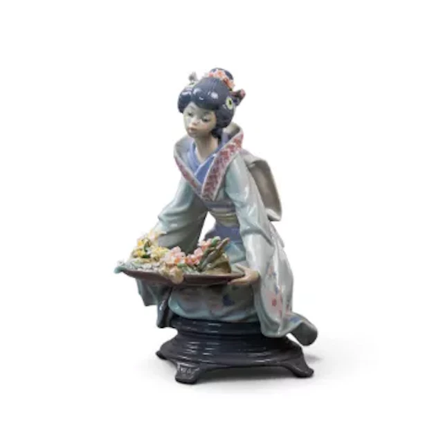 A Lladro figure 'Gift of Beauty' model no.5775, h.22.5cm
