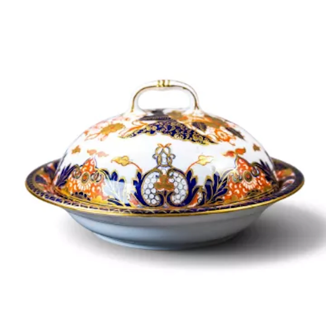 Derby Porcelain covered muffin dish decorated in the traditional Imari