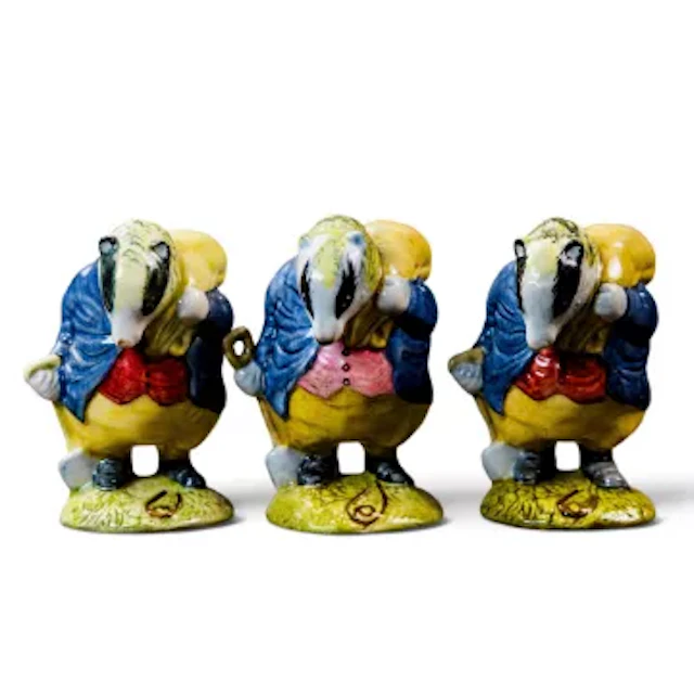 Beswick Beatrix Potter figures Tommy Brock with handle out, BP3A together
