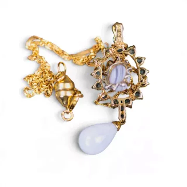 9ct gold pendant, featuring light blue Chalcedony gemstones framed