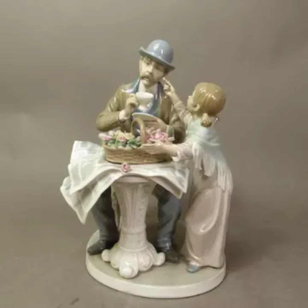 Lladro figural group Little Flower Seller, model 5082, height 29cm.