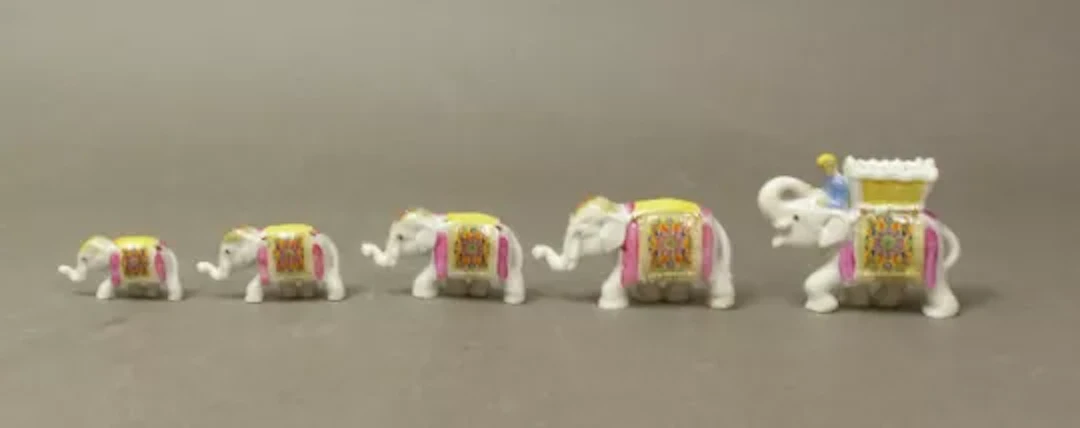 Wade set The Indian Elephant Train, comprising graduated set of 5 (5).