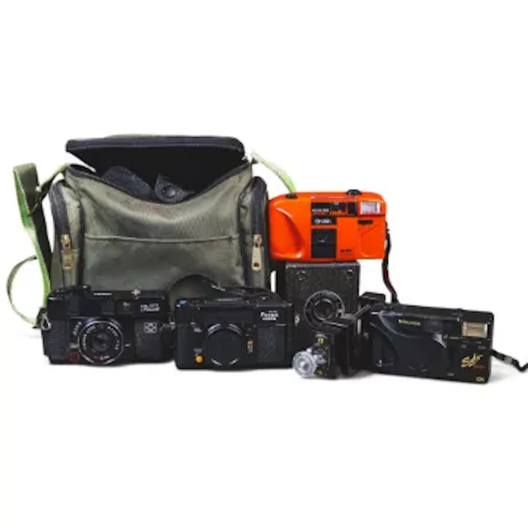 A collection of 35mm film cameras to include Yashica Auto Focus, Yashica