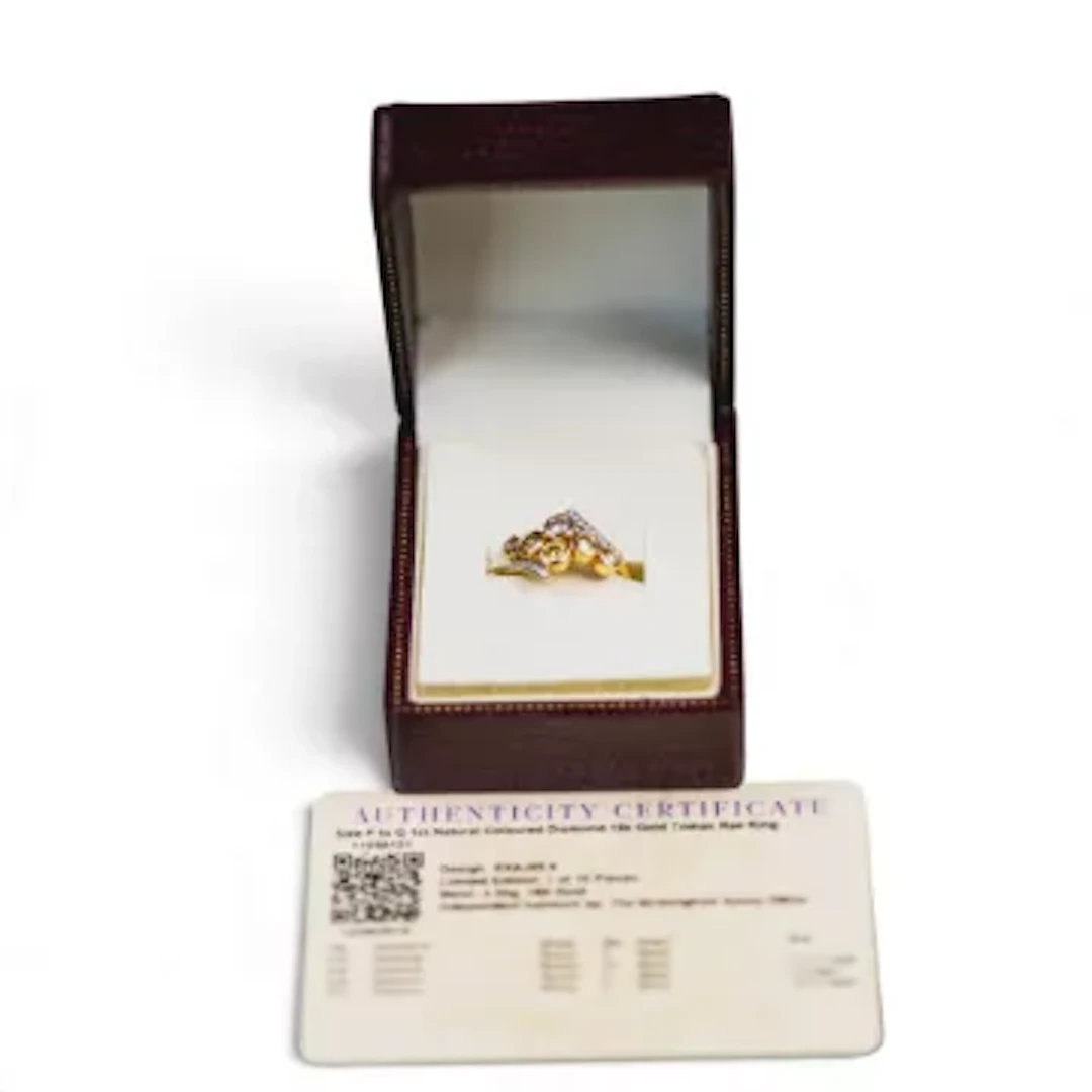 18K natural and coloured diamond ring, size P/Q. With COA. 4.52g.