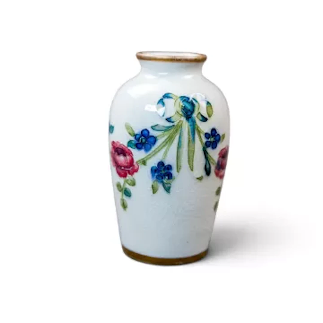 A Macintyre Eighteenth Century pattern vase, designed by William Moorcroft