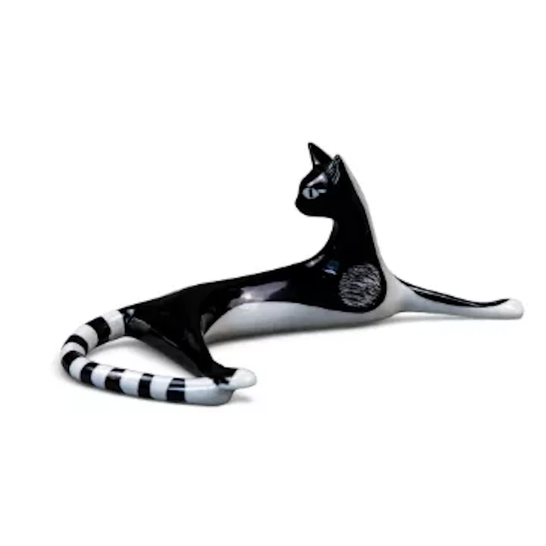 A porcelain cat by Cmielow of Poland, designed by Mieczyslaw Naruszewicz