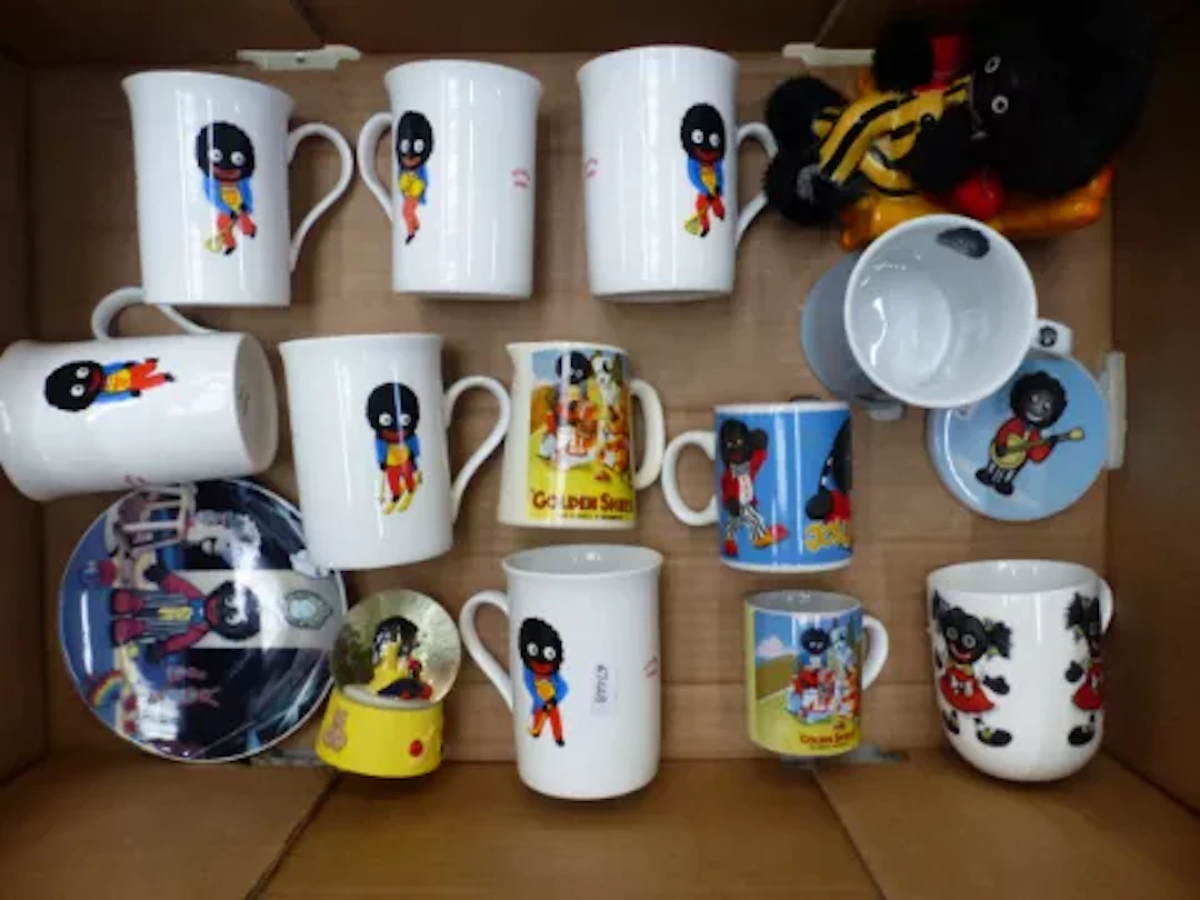 A collection of mainly ceramic 'Golly', Golden Shred and Robertson's