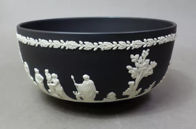 Wedgwood white on black jasperware footed fruit bowl, diameter 19.5cm.