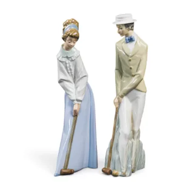 Nao by Lladro Porcelain figures 'Female Croquet Player' model no.1126