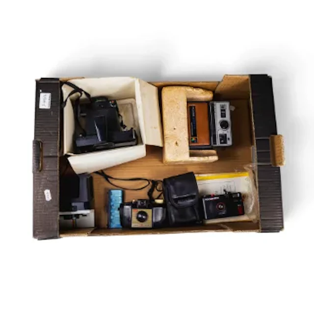 A good collection of cameras to include two Polaroid Land cameras