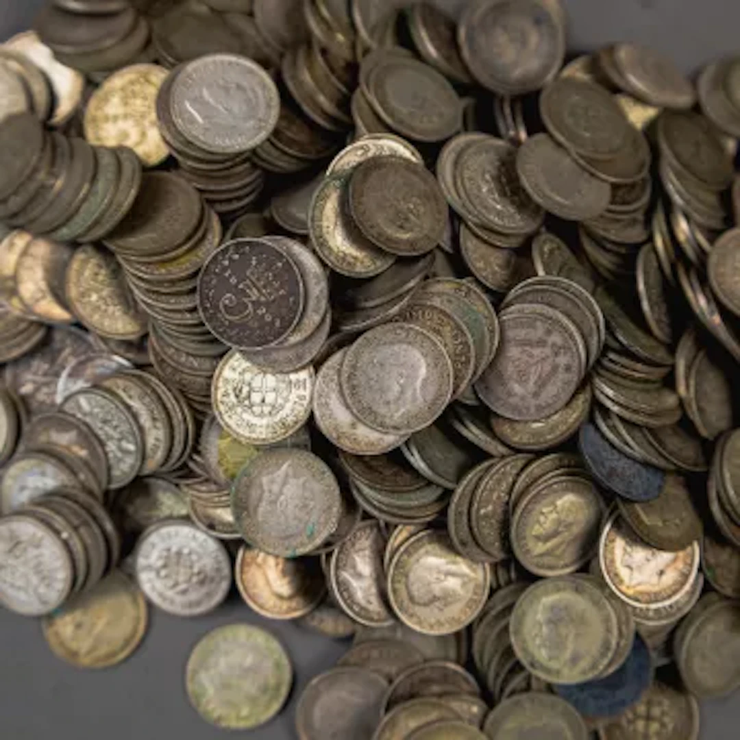 Pre 1946 50% / .500 silver UK coinage, all threepences, 900g.